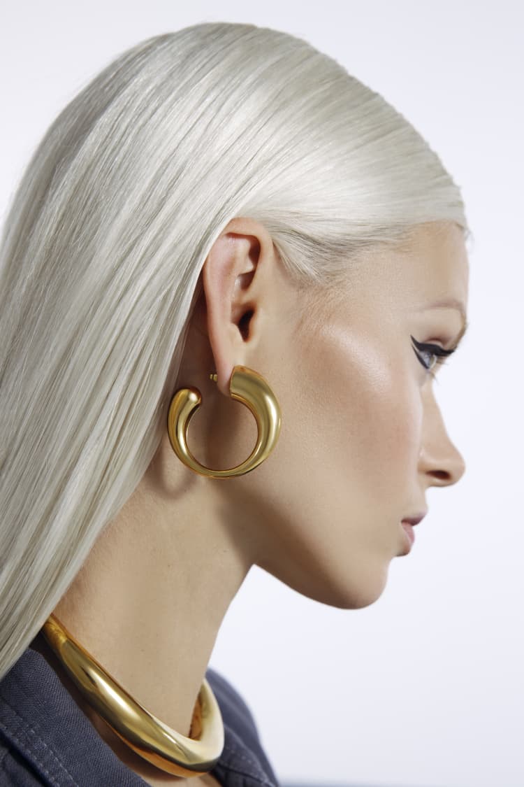Gold Round Minimalist Choker Necklace - Image 5